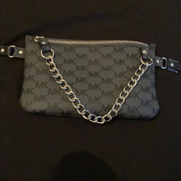 Micheal Kors Belt Bag ( Fanny Pack ) - Picture 1 of 4